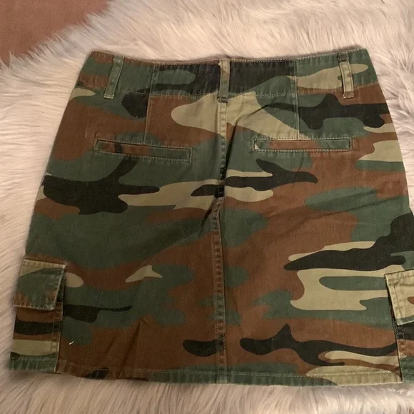 Camouflage skirt - Picture 3 of 3